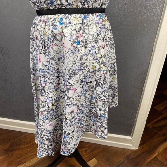 Likely contour daisy delbarton ruffle mini dress. One shoulder, floral, girly - Picture 6 of 11